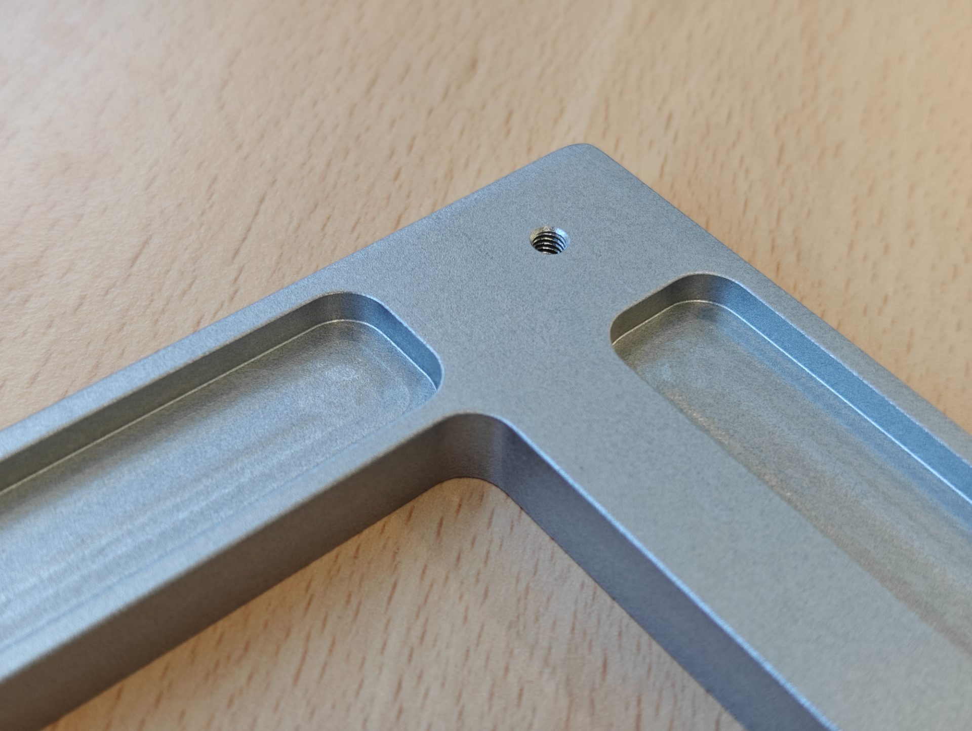 Fräsen inkl. Gewinde. Anschließendes eloxieren