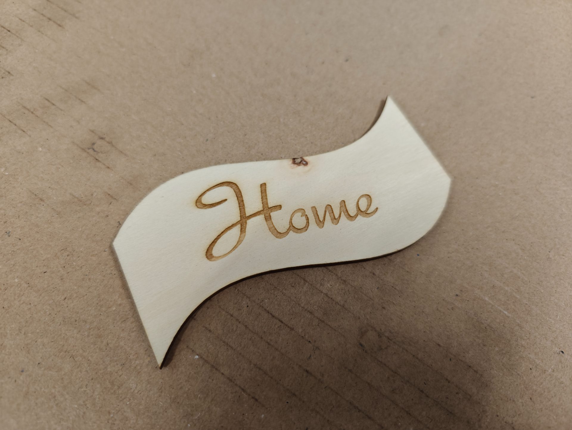 Holz graviert und ausgelasert