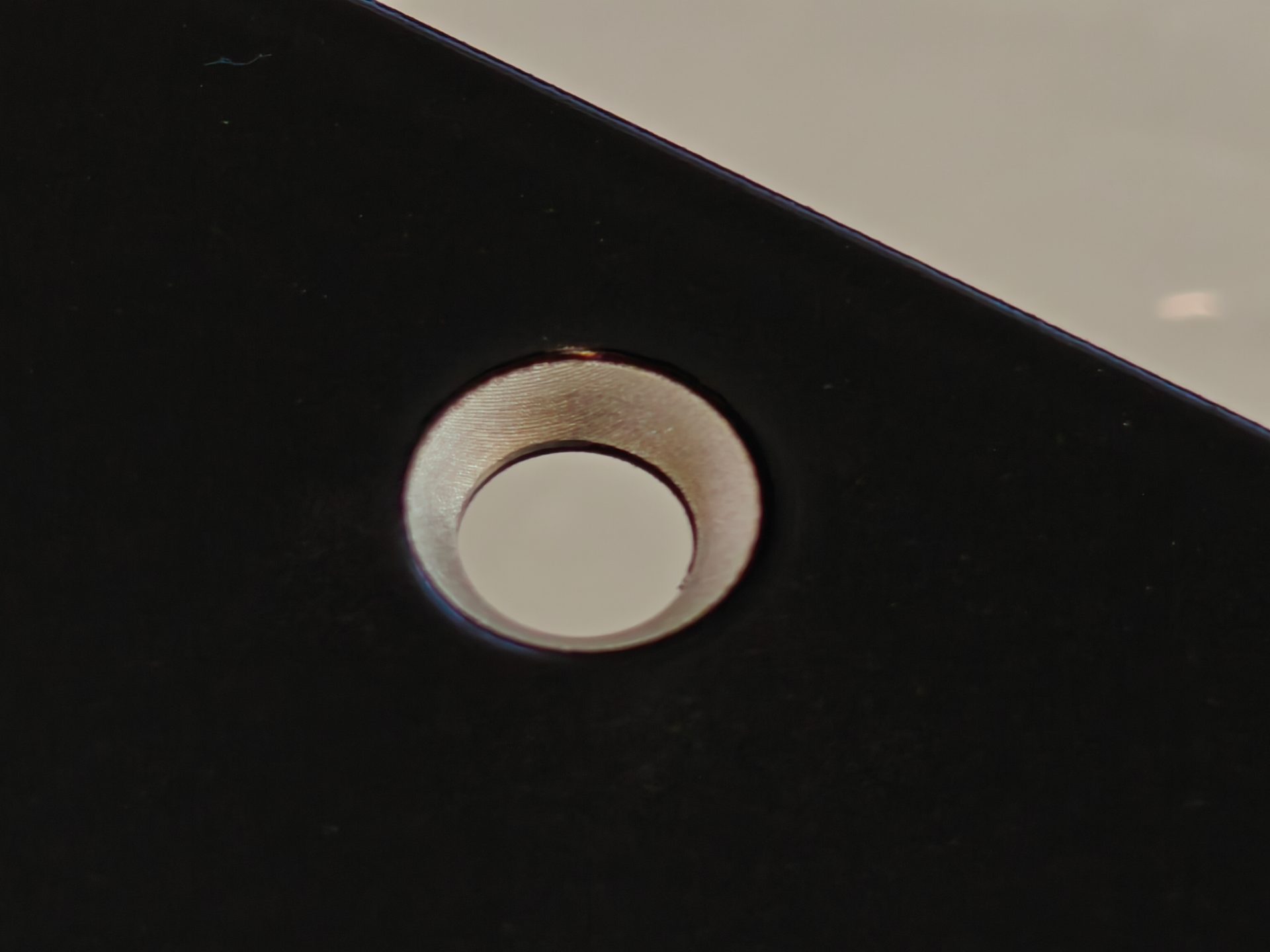 Pulverbeschichtung selektiv und präzise entfernen